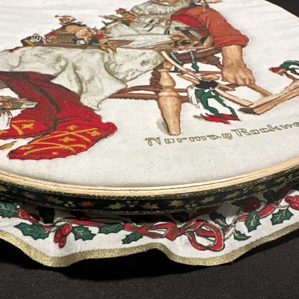 NORMAN ROCKWELL‎ SANTA CLAUS SLEEPING FABRIC PANEL ROUND WALL HANGING HAND MADE